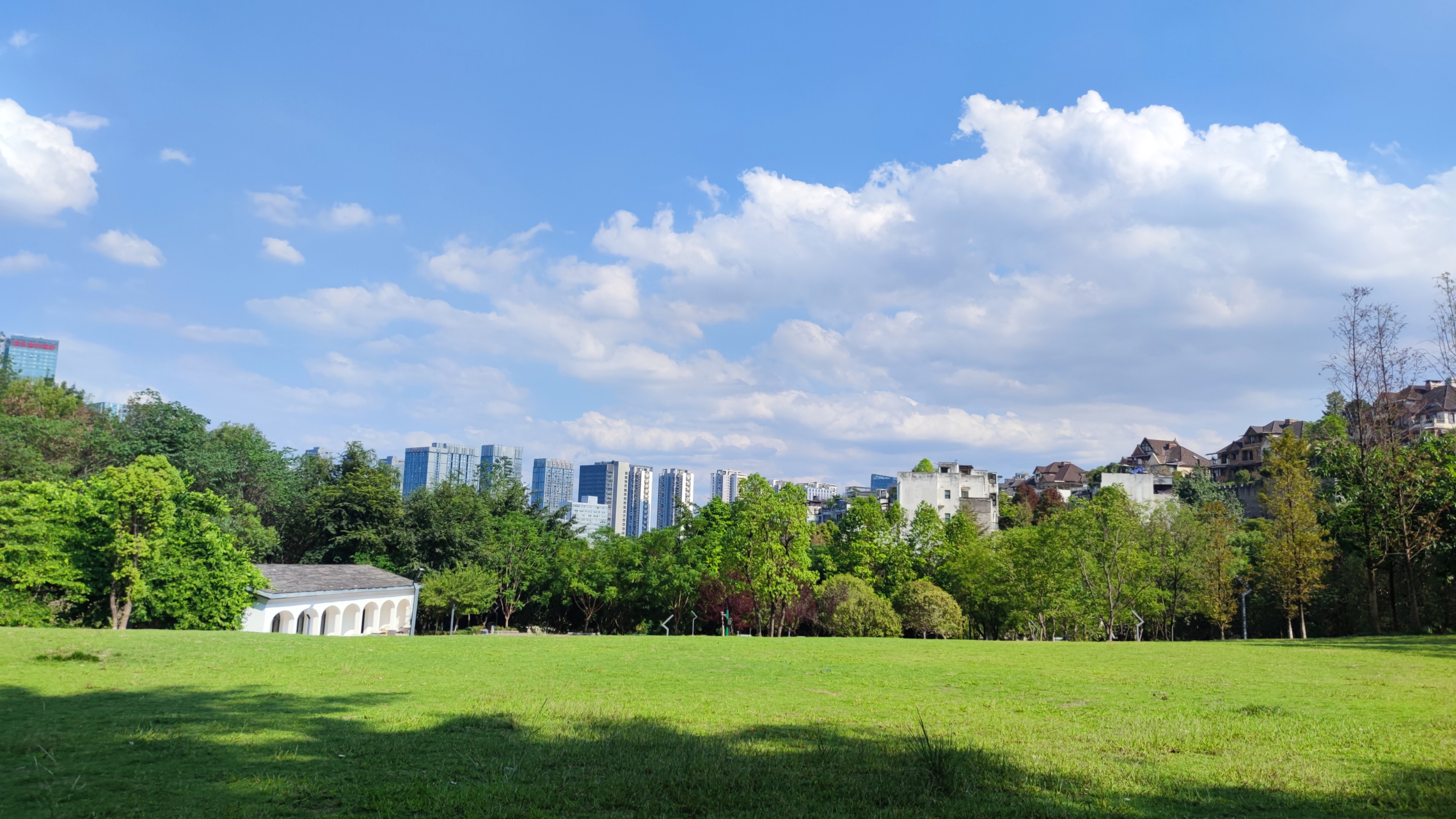 重庆金山公园,这里也属于照母山向东延伸的余脉了,整个公园依山就势
