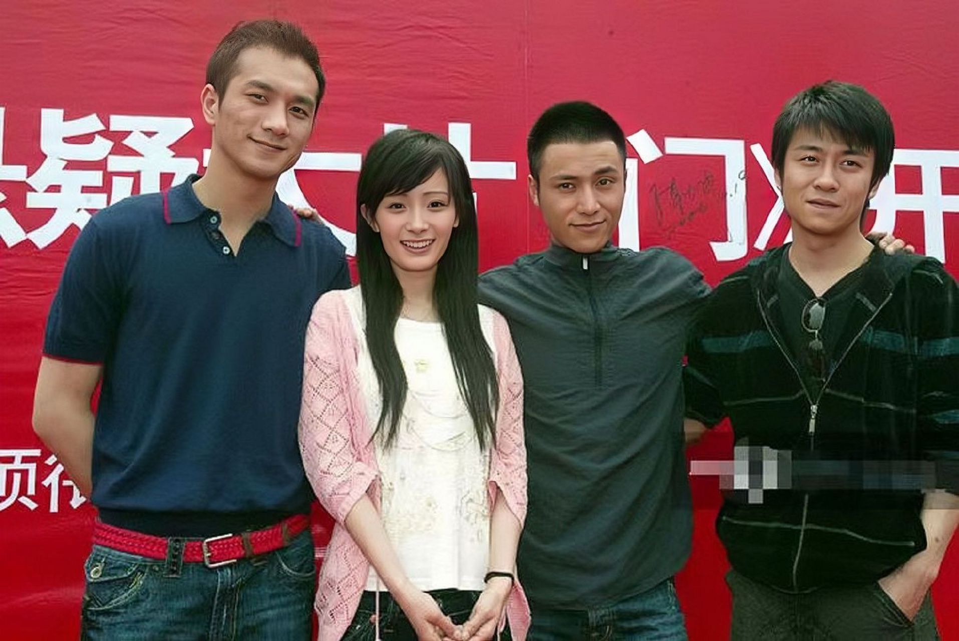 陈坤杨幂还合作过电影《门》 杨幂那个时候在电影里好嫩好灵[嘻嘻]