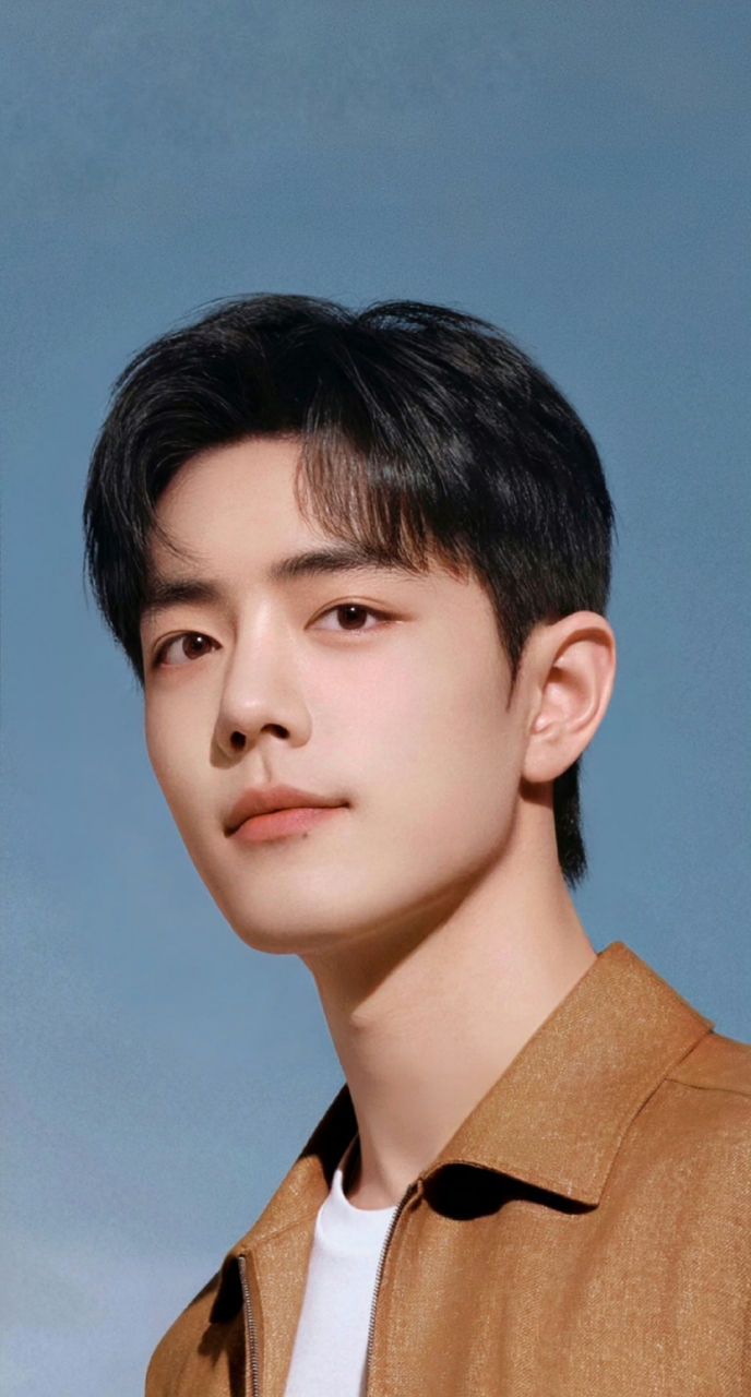 真力时的图审美好高级,肖战的气质,身材,相貌真无可挑剔,这身衣服非常