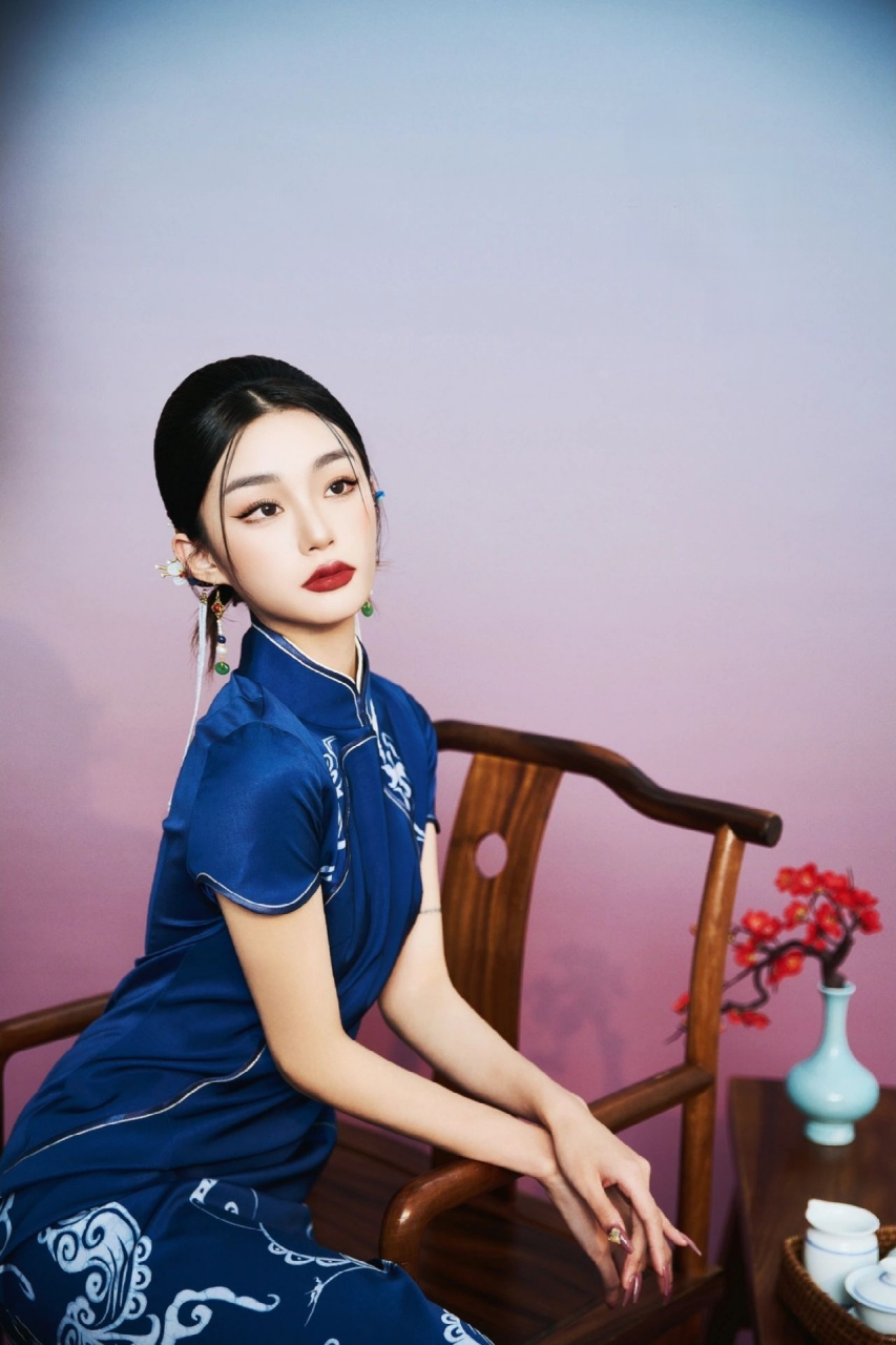 新中式贵气高雅发型美女#新中式发型# #发型