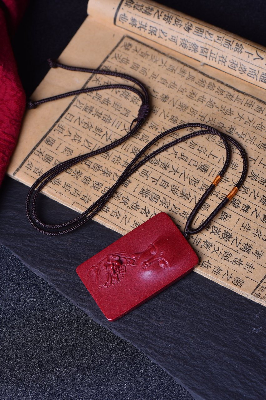 花开见佛吊坠 采用原紫矿金砂矿压而磨成,长期戴佩朱砂辟可邪转运