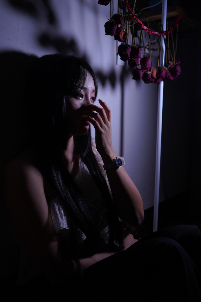 被骗的感情是一种非常痛苦的经历,会让人感到心碎和失望