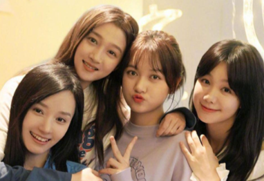 火箭少女101解散两年了,徐梦洁让人惋惜,混得最好非杨超越莫属