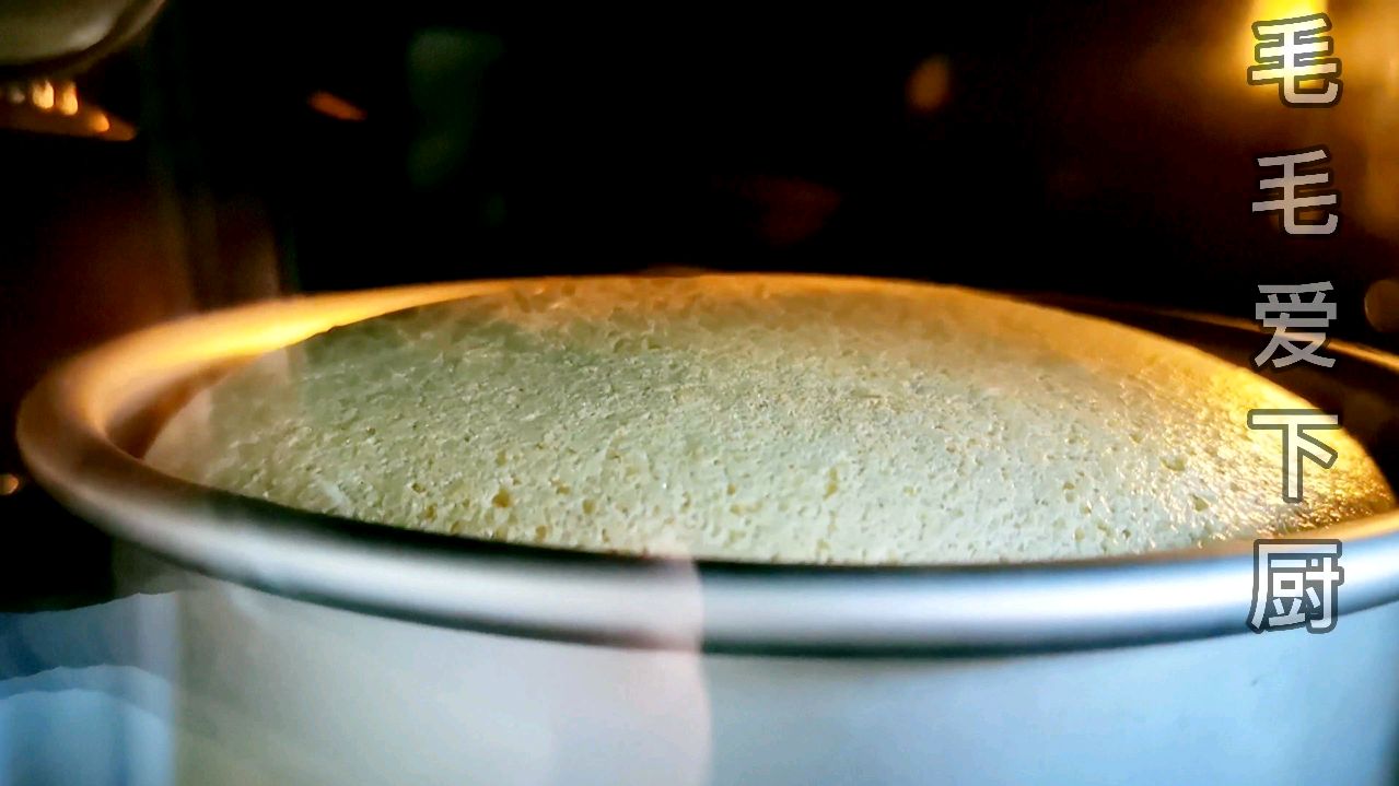 谁说减肥不能吃蛋糕?今天教你做少油低卡的戚风蛋糕,松软不长胖