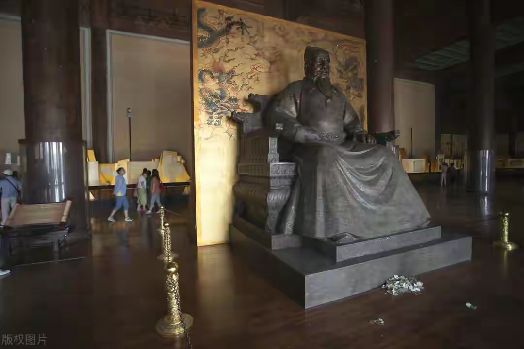 孛儿只斤·坤帖木儿:北元可汗,因内乱而被拥立,因内乱而被杀害