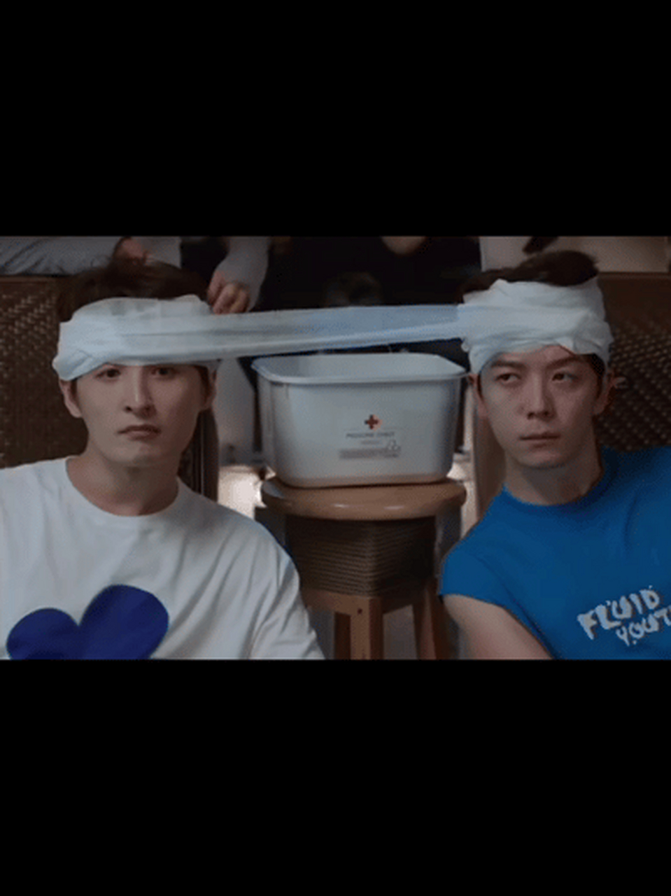 张远和王栎鑫这副"呆子"模样[左捂脸][捂脸] #搞笑# #综艺