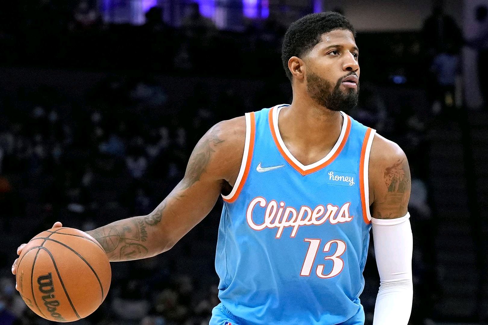 乔治雷吉狂砍55 5 11,米切尔21中12!湖人你没机会