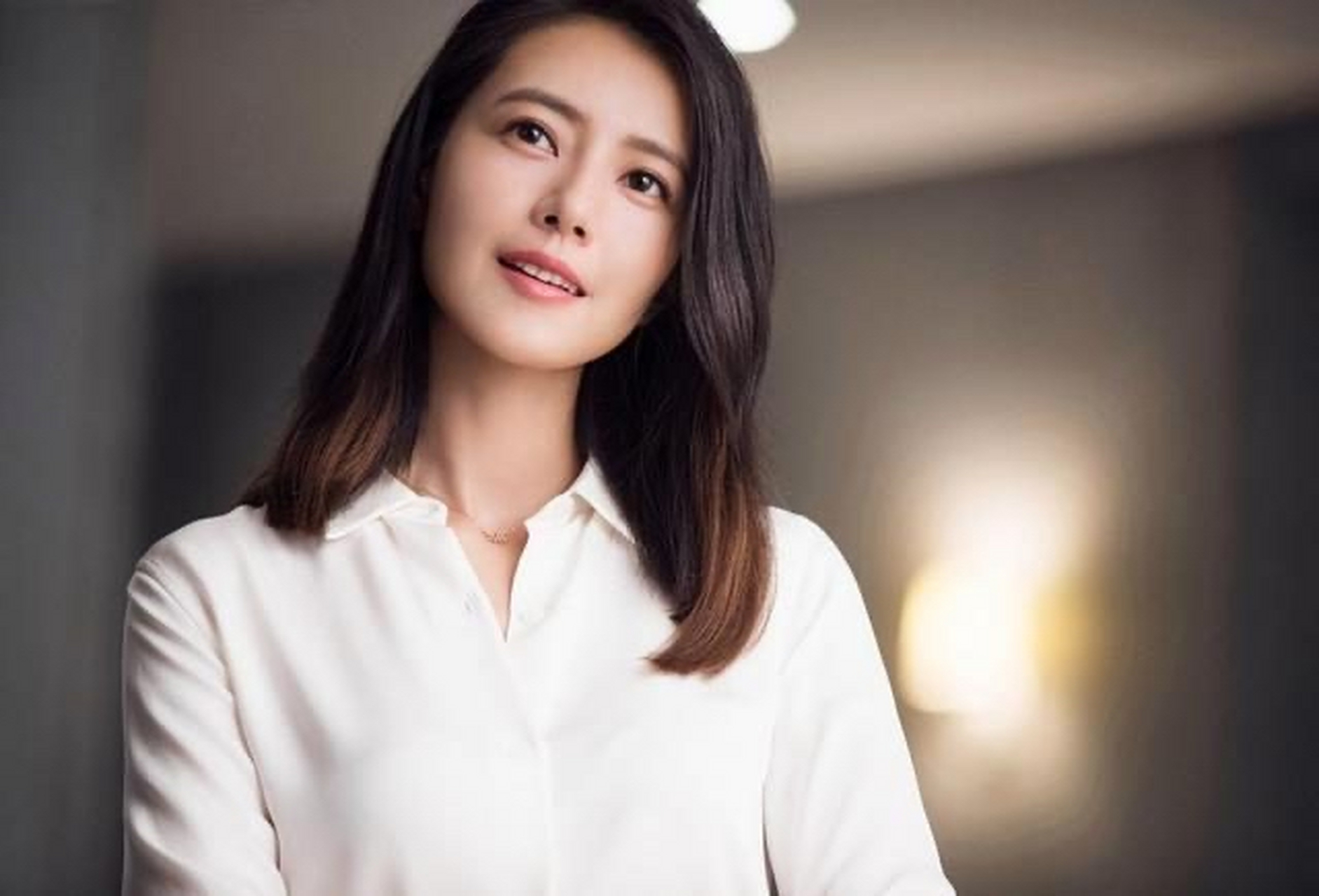 然而,在这些耀眼的光芒背后,我们也不得不承认,有些女明星的行为确实