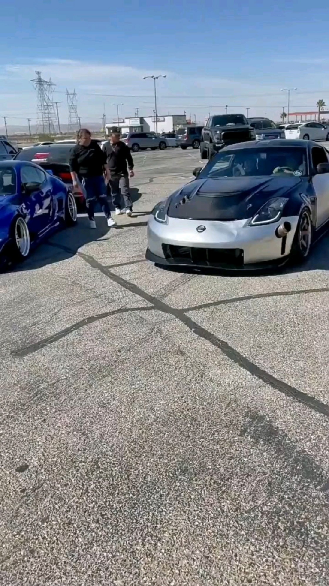 日产z350,发动机烤红了.