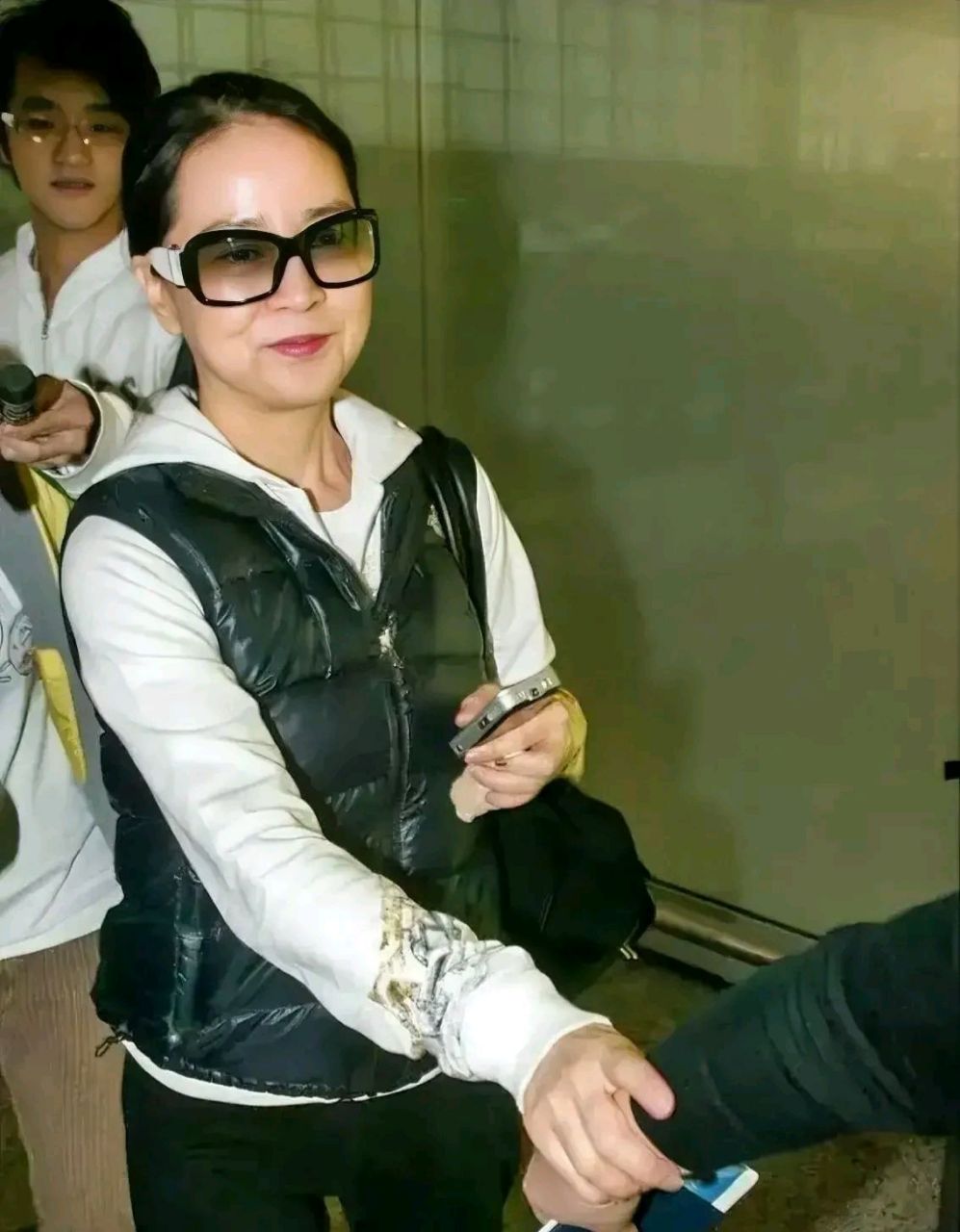 成龙大哥70岁的老婆林凤娇近照罕见流出,气质仍然非常出众!