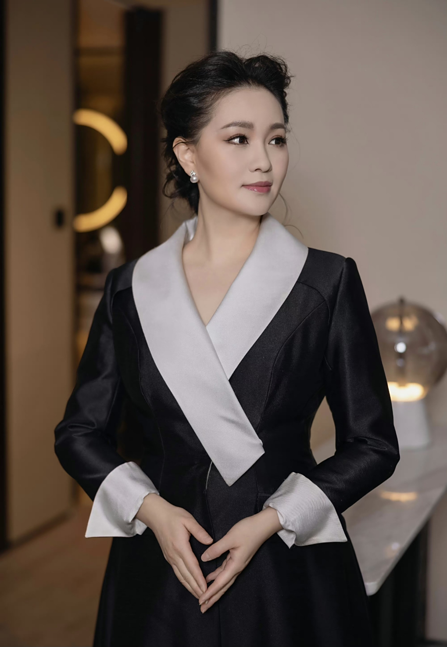 雷佳不愧是歌唱演员,再成长成长是艺术家的料子!