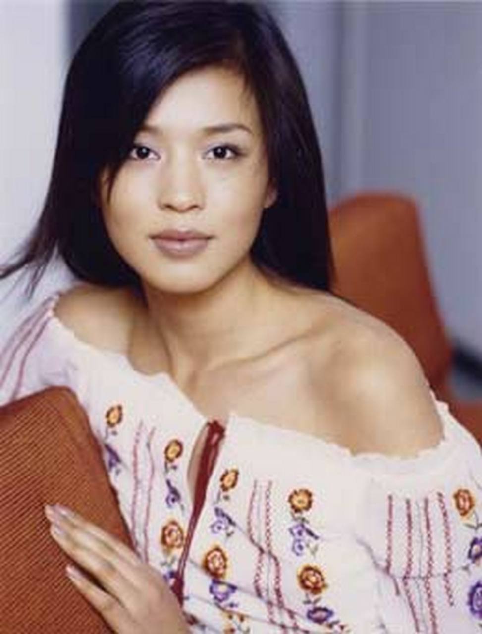 2000年,50岁的张艺谋和19岁的嫩模王海珍共进晚餐,两人喝醉后进了酒店