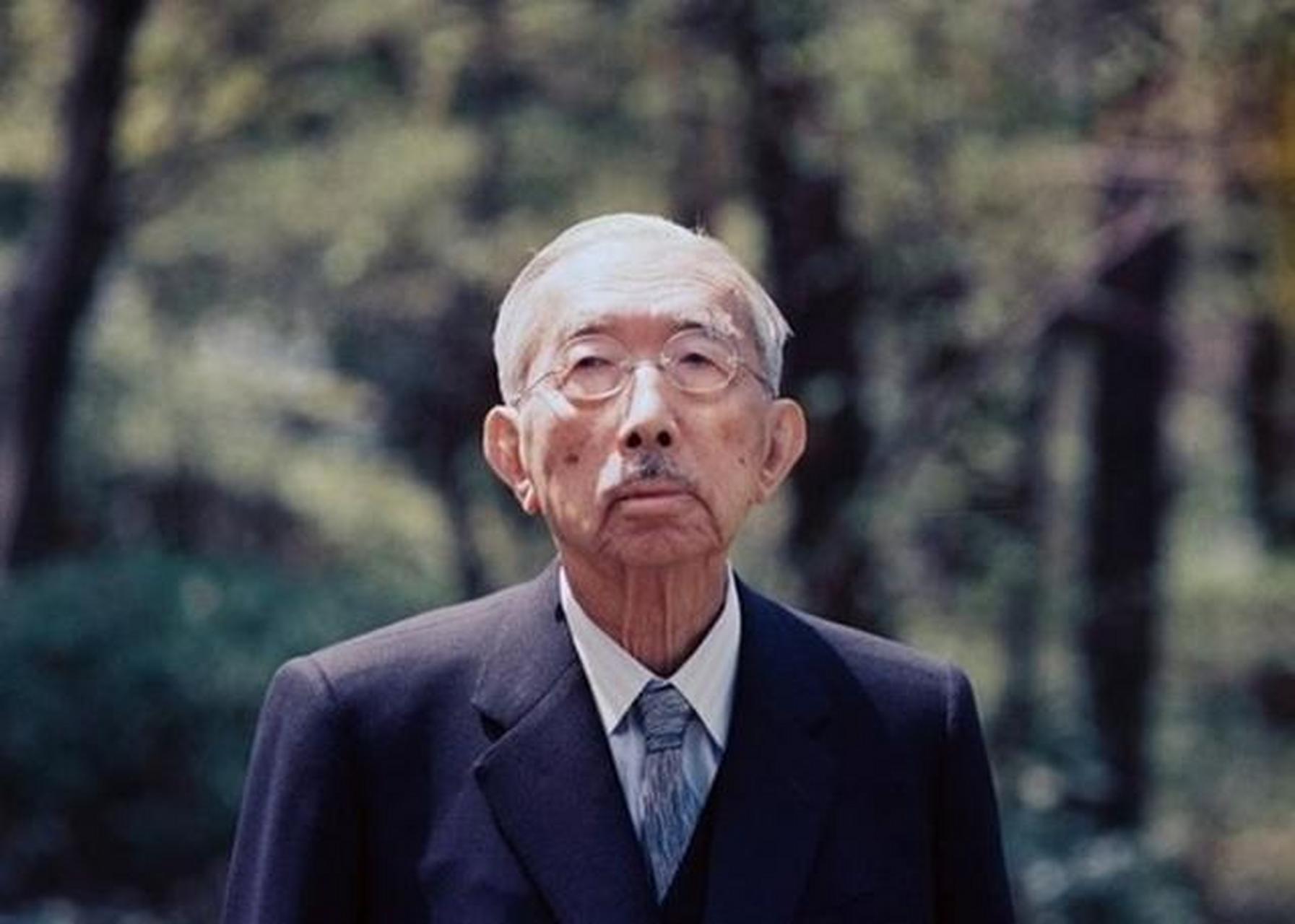 裕仁天皇的年号是昭和,因此称之为昭和天皇,日本菊花王朝第124位天皇