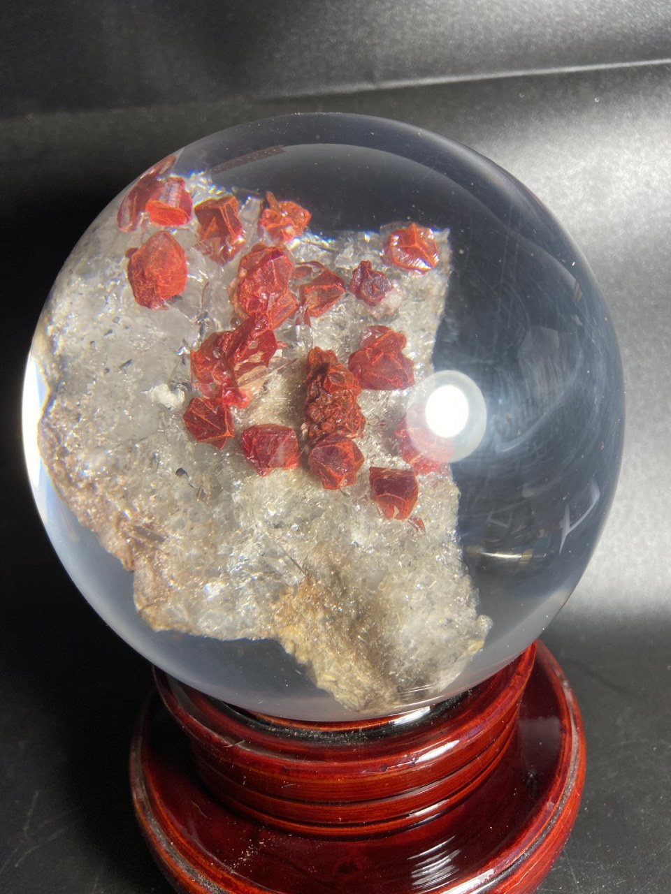 朱砂晶体水晶球 天然朱砂原矿晶体人造水晶球 超大朱砂晶体原石,采用