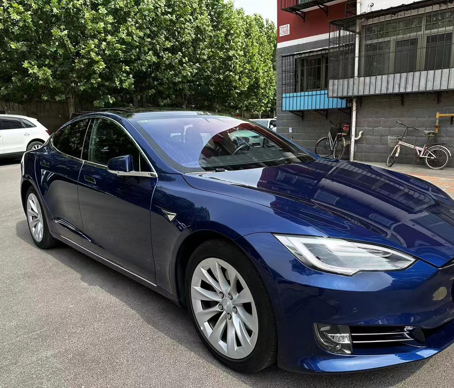 21款绝版特斯拉model3  2319蓝色7780007719寸大轮毂6000,宝石蓝