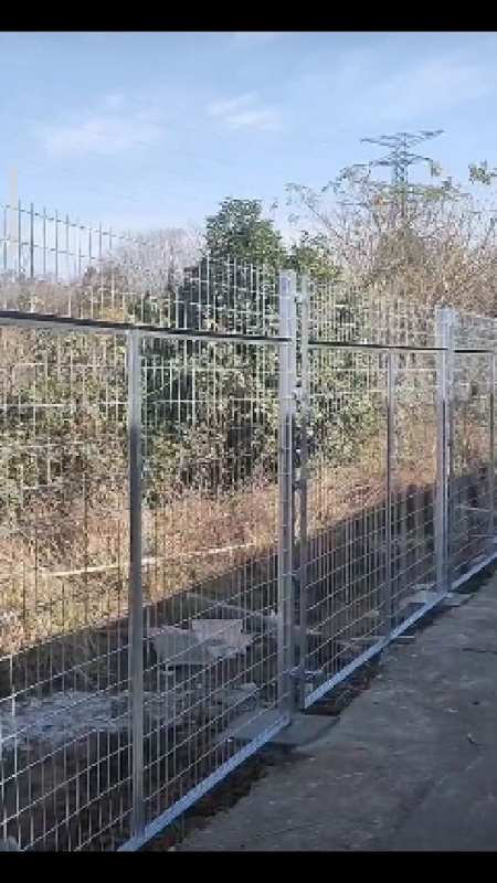 8002铁路护栏网铁路防护栅栏角铁镀锌材质-度小视