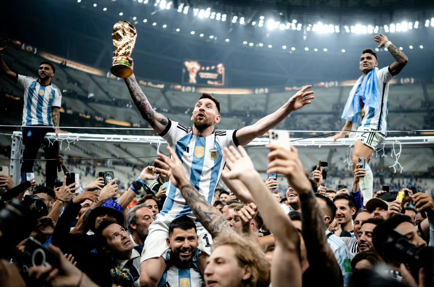 阿根廷夺"世界杯冠军"梅西加冕球王,辛普森一家的预言真的吗?