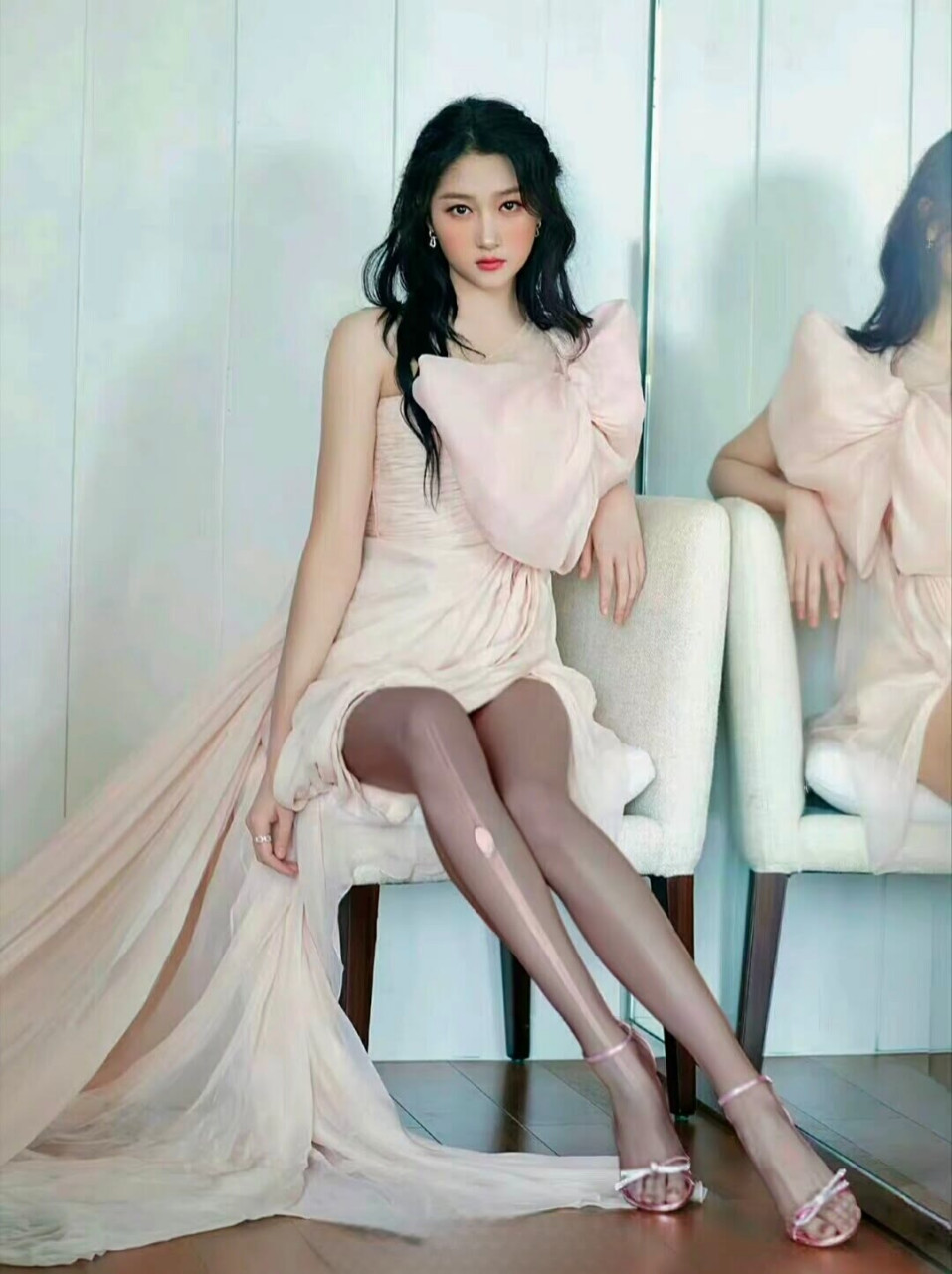 关晓彤# #丝袜美脚