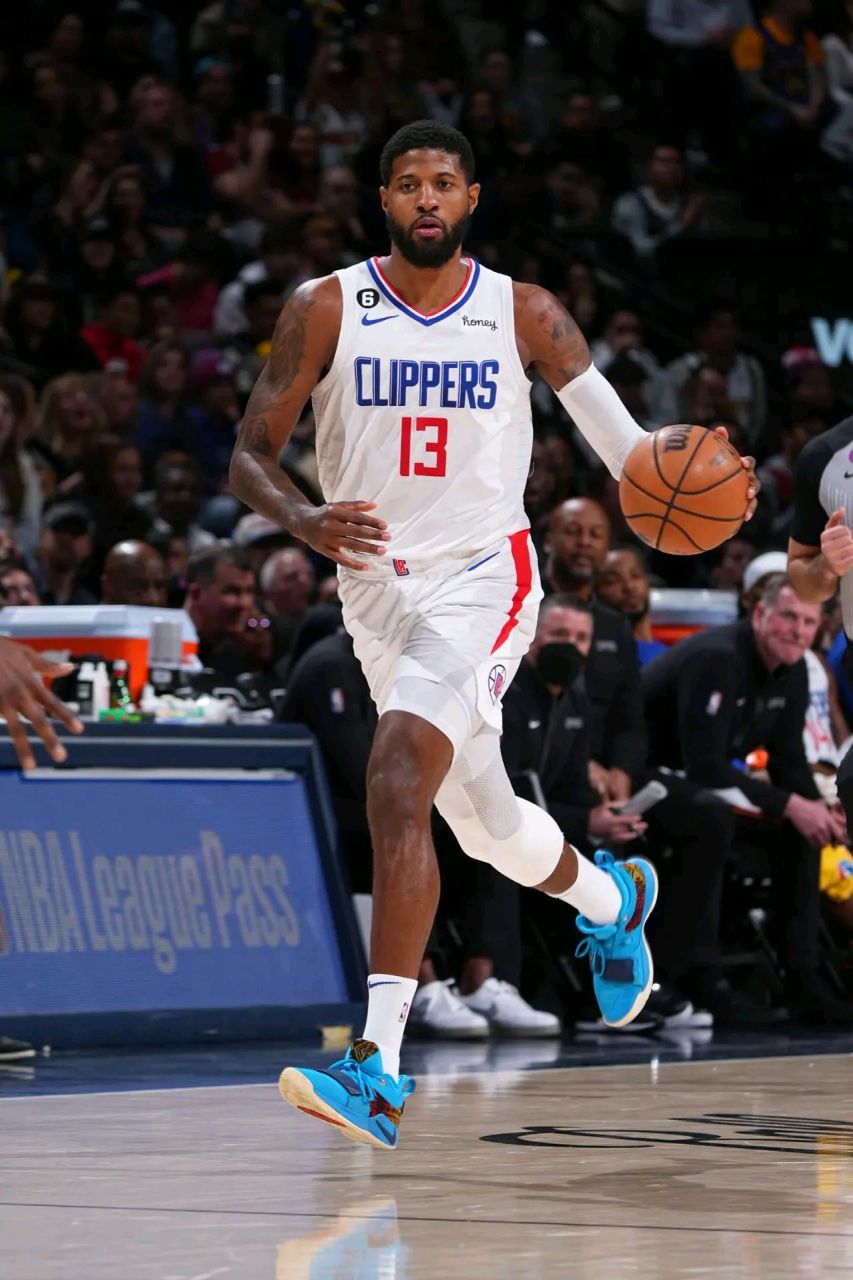 67据美媒报道,快船与保罗乔治的续约谈判进展缓慢,乔治寻求以5年2.