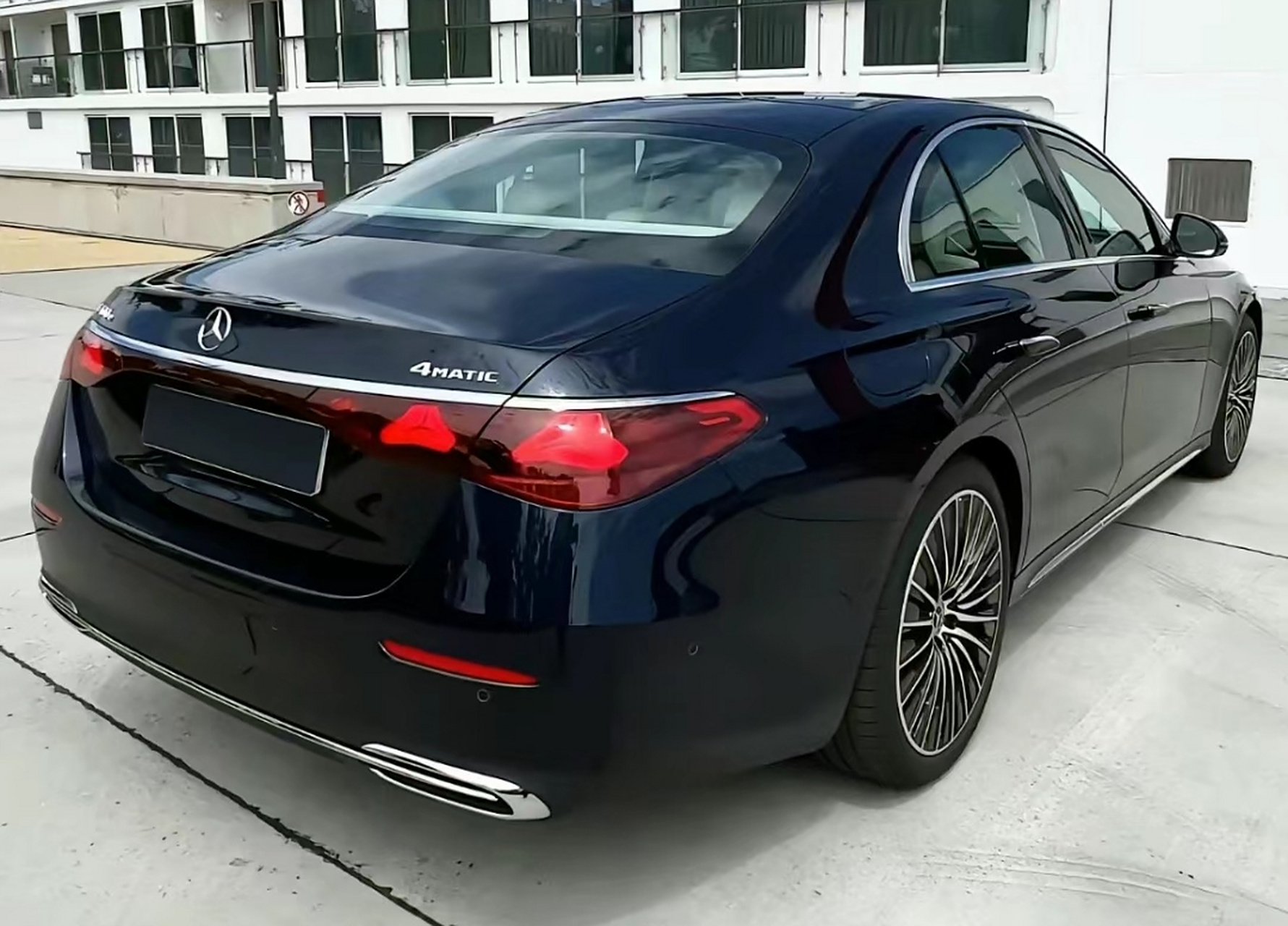 全新一代奔驰e级立标版实车亮相,确实有s级内味儿了