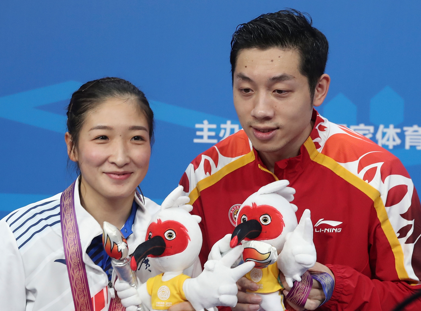 近视400度许昕全锦赛遗憾不与刘诗雯搭档,国乒苦主也是近视眼?