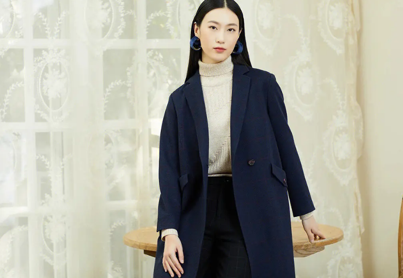 藏青色显白还是显黑