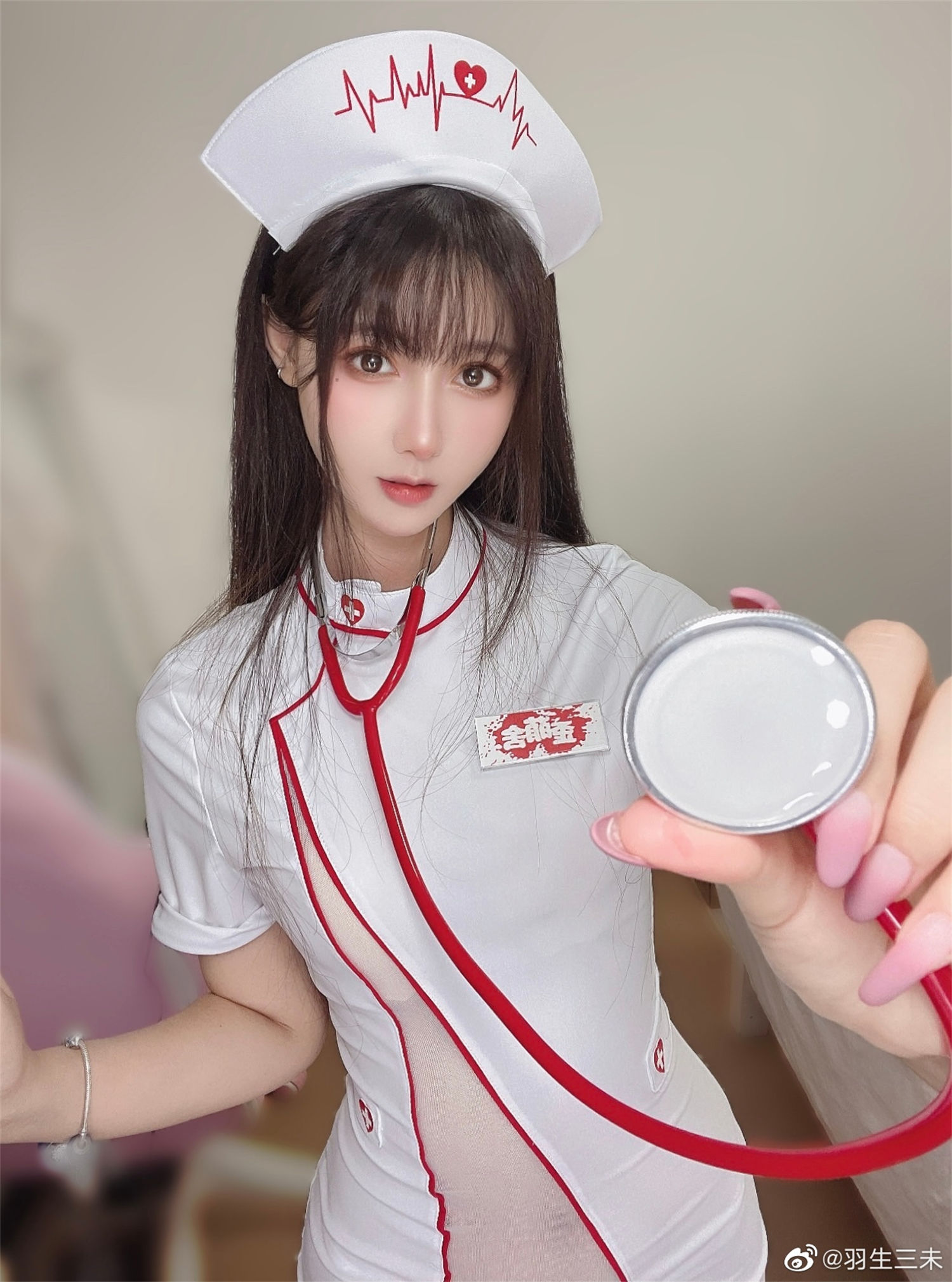 羽生三未的微博cos鉴赏,银光闪闪的不是十字架而是针头 羽生三未的微博cos鉴赏,银光闪闪的不是十字架而是针头