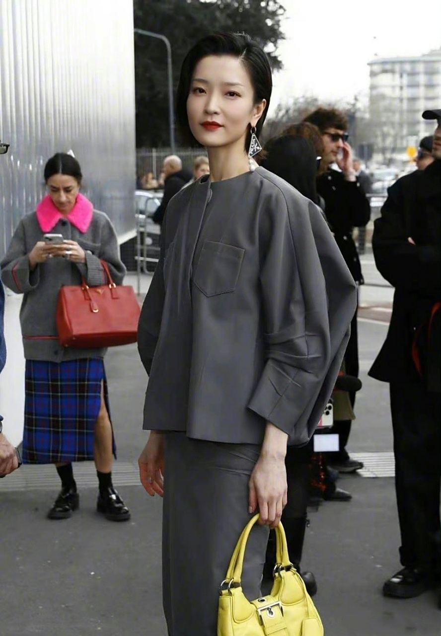 超模里最美最有气质的,就属杜鹃了