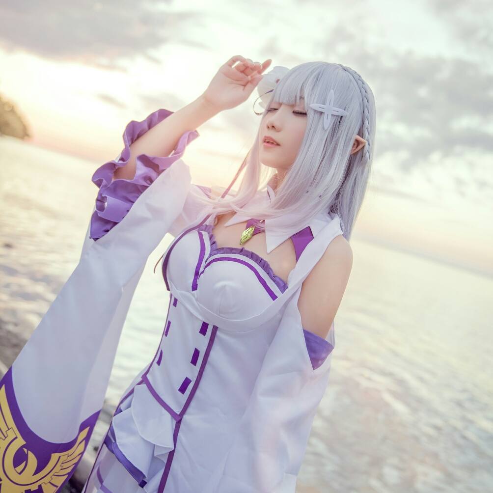 美图分享:cos美女(艾米莉亚)