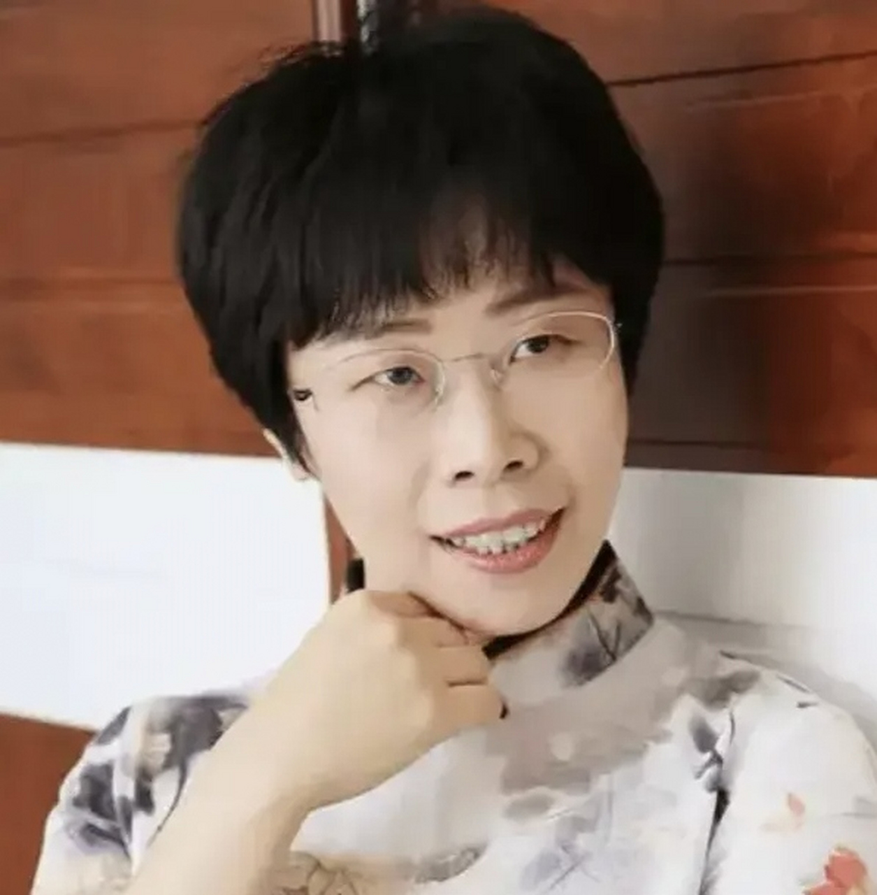 北大才女蒙曼出生在离北京不远的河北,她自己也曾表示,自己现在的