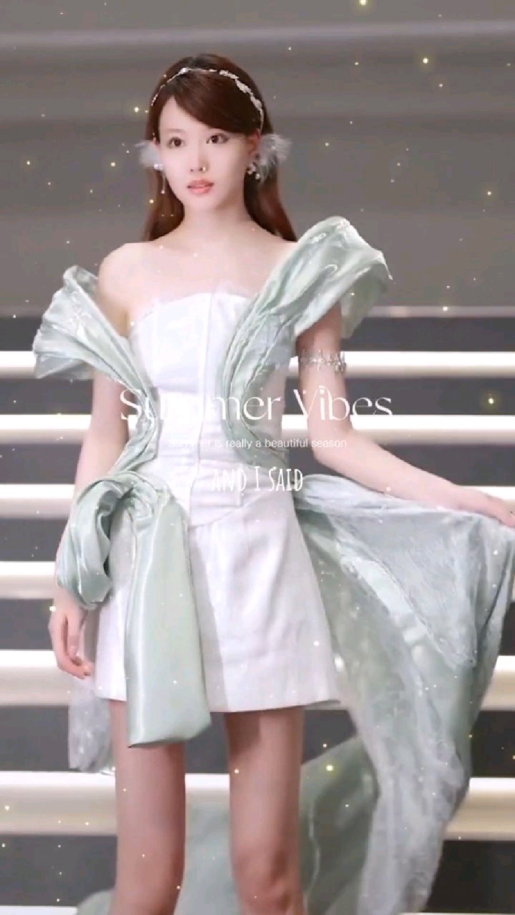 两大极品美女"牛牛"刘琴vs刘婷