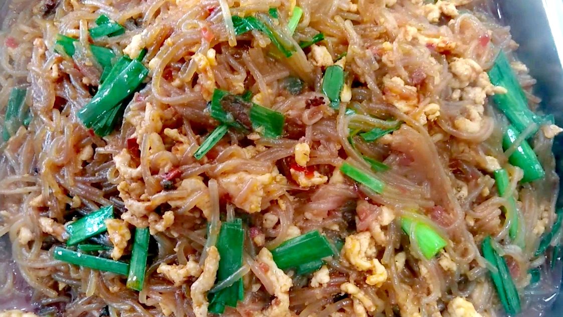 掌握这个技巧教你做出比蚂蚁上树还好吃的粉条炒肉丝