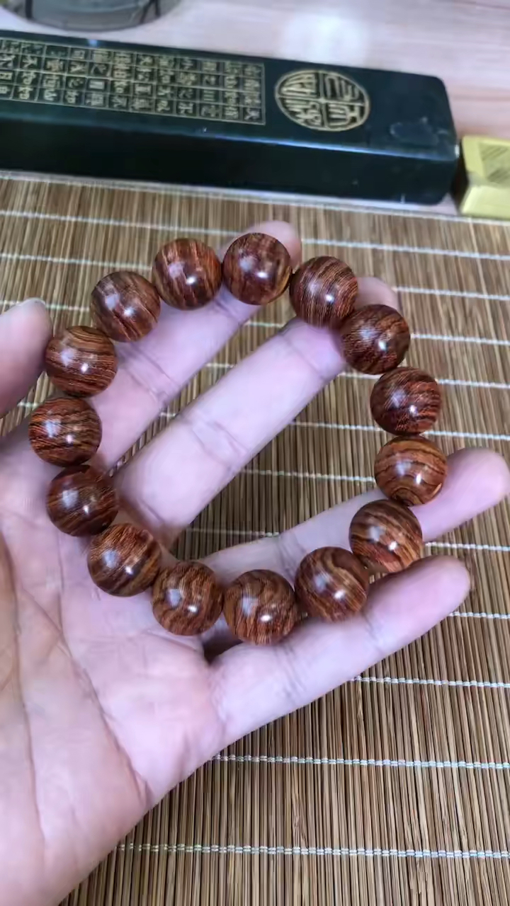 海南黄花梨老糠梨虎皮纹文玩手串