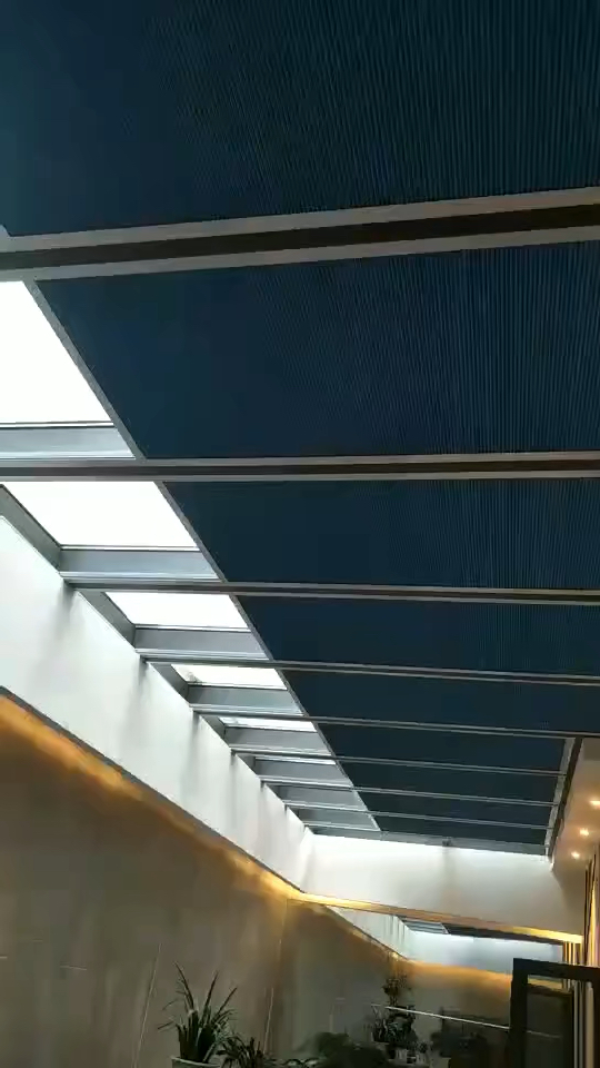 室内蜂窝电动遮阳帘