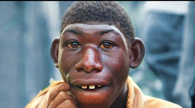 非洲男孩艾力长相酷似猿猴总被人欺负后来成为网红拥有千万粉丝