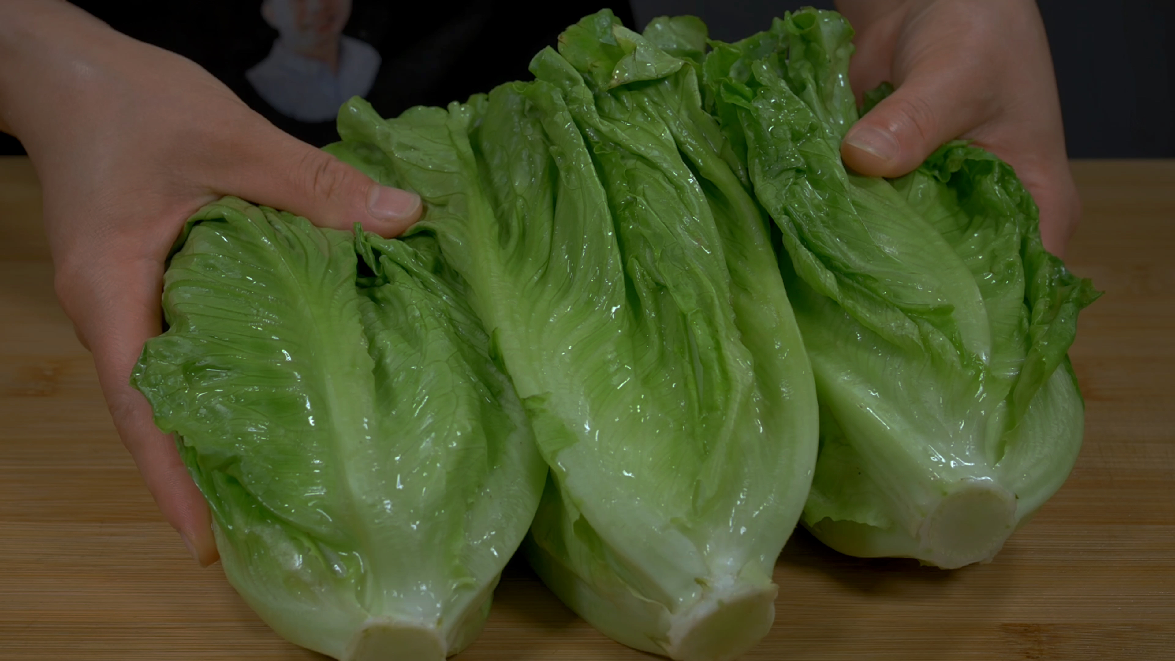 白灼生菜的做法!青翠碧绿,口感脆嫩