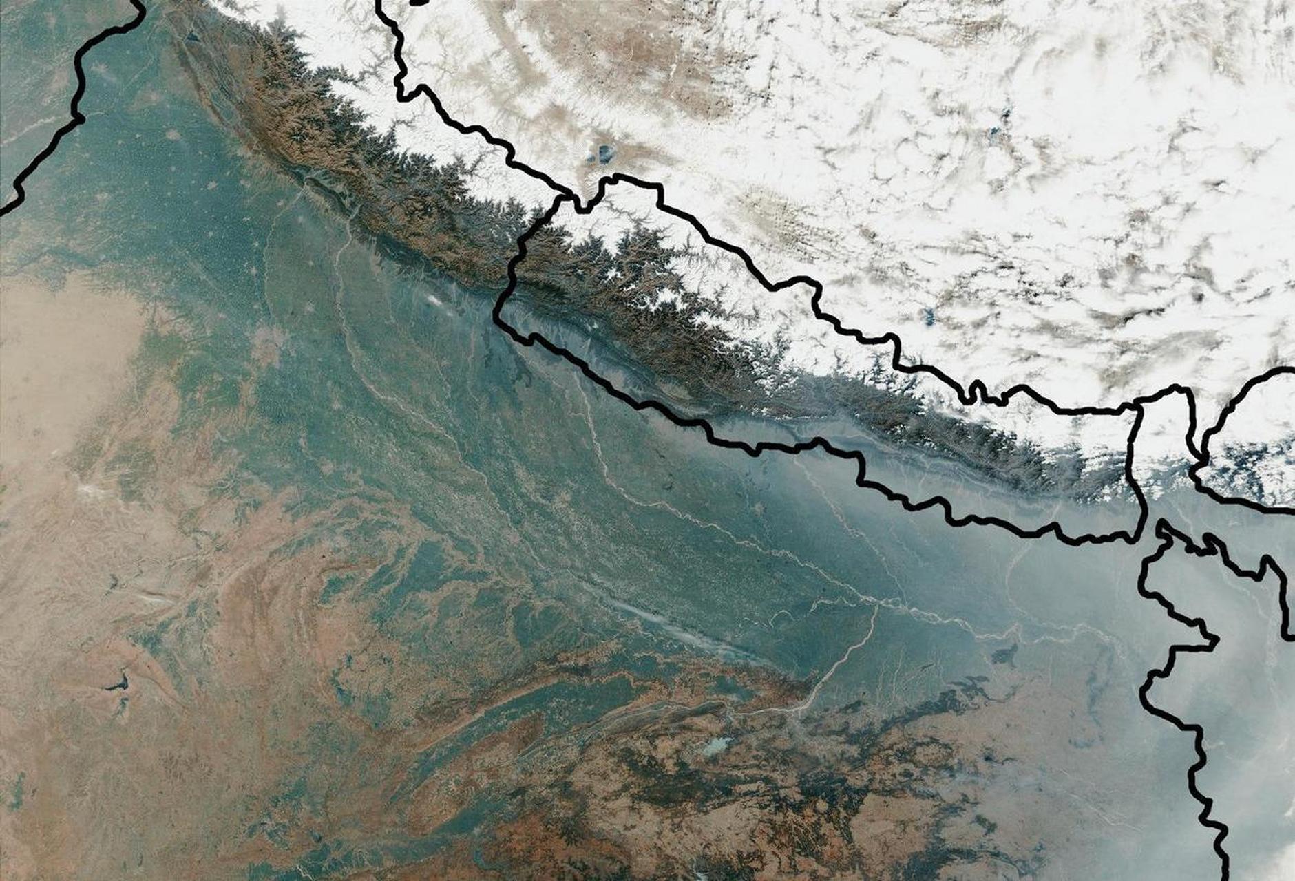 印度人口密度最大的地区是"恒河平原"  恒河自西向东横穿恒河平原,该