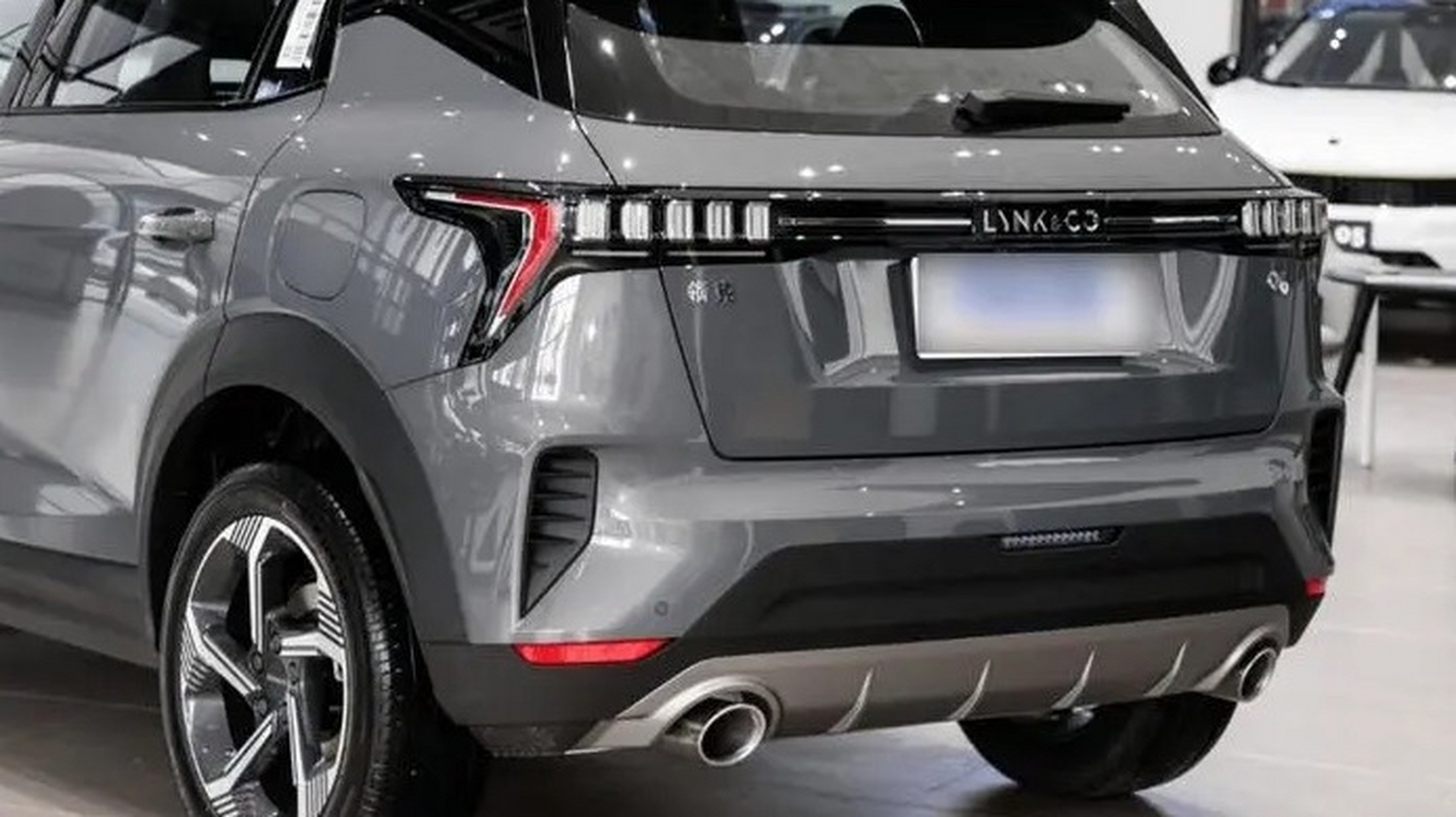 领克06主要性能与技术参数  领克06是领克汽车的一款小型suv,以其卓越