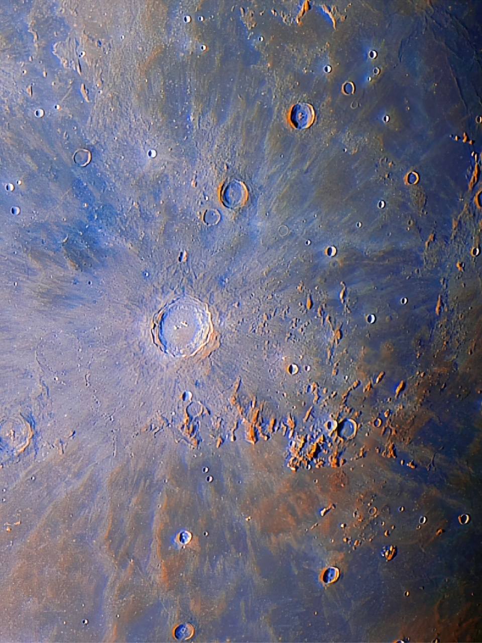 我在家拍下"7亿像素"大月亮,左滑放大细节