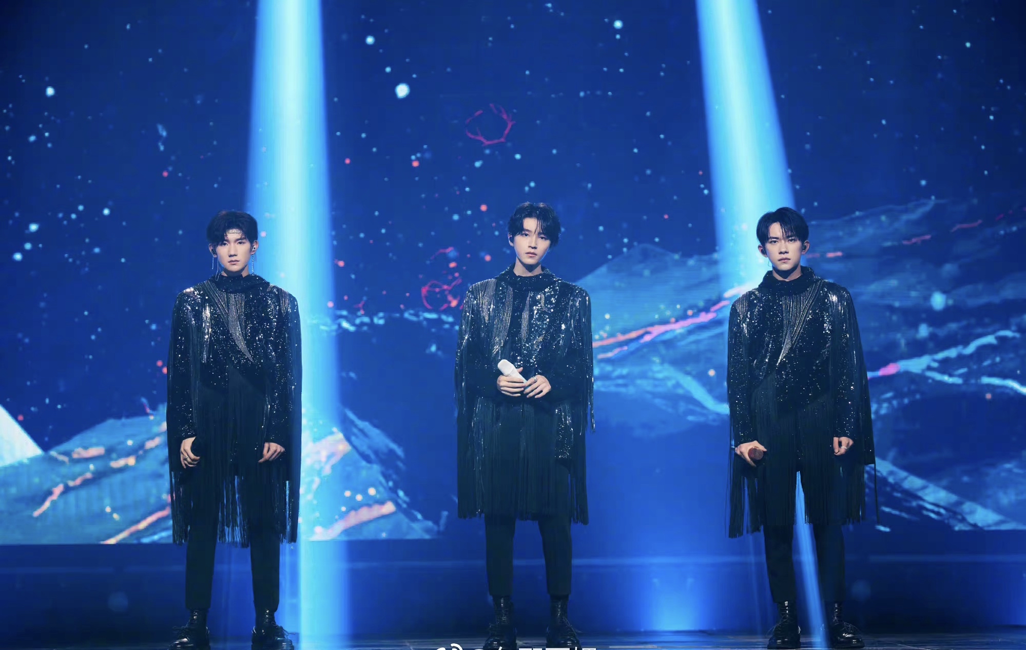 时代峰峻称tfboys十周年演唱会暂未报批,四叶草的"春天"何时来