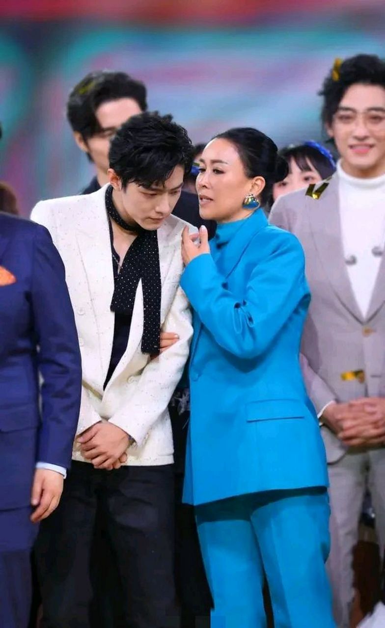 肖战和舒淇,这师徒俩同框太惊艳了,简直就是时尚大片儿!