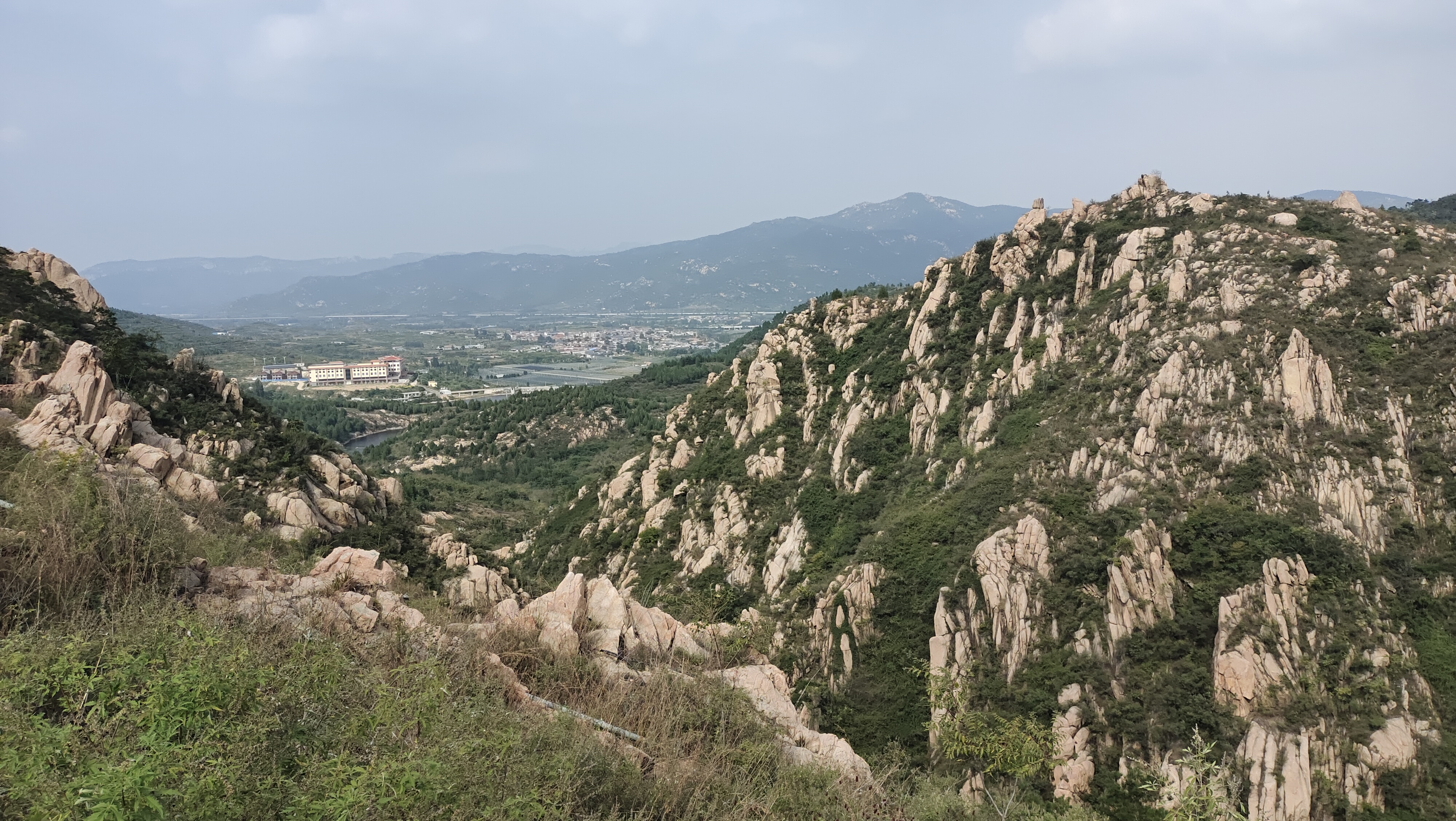 自驾游泰安九女峰景区,领略自然风光与人文之美