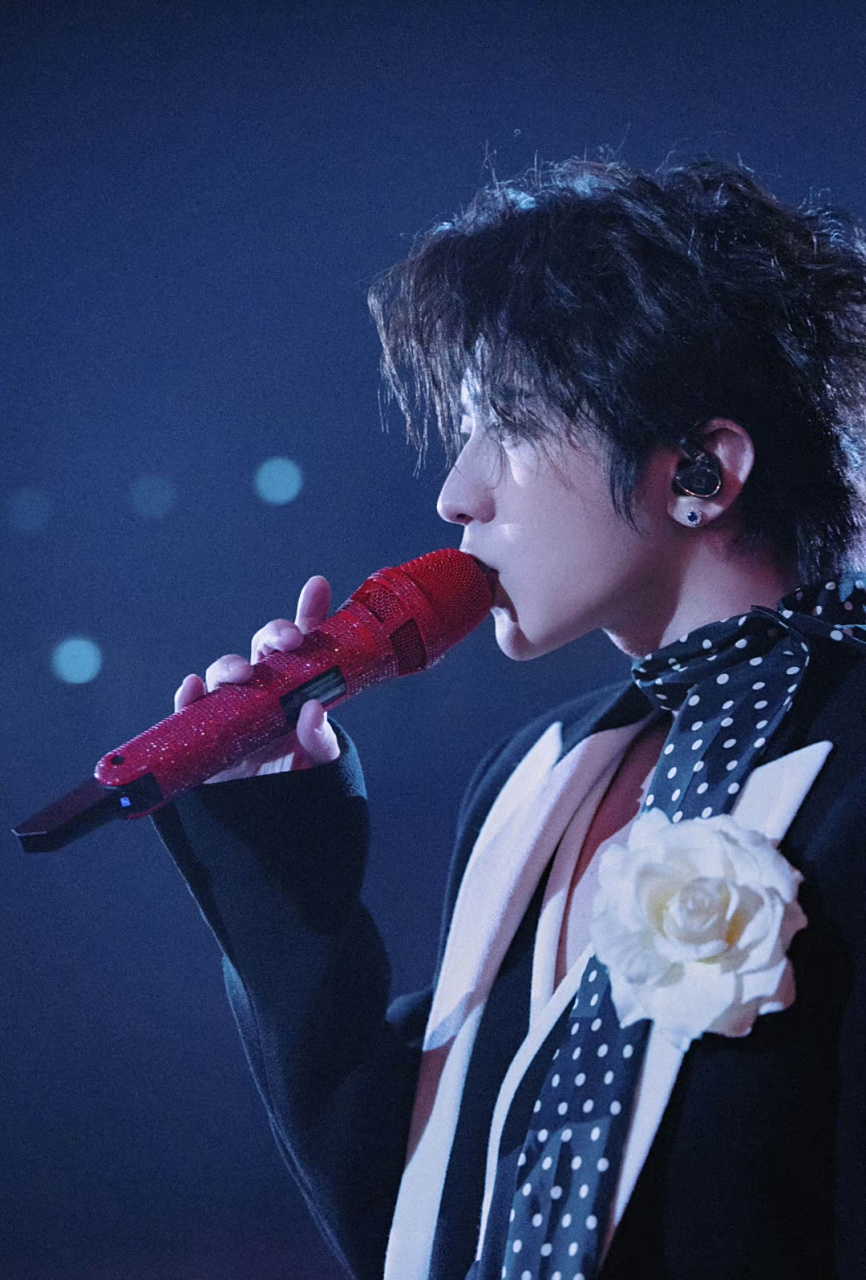 1万人的impact arena开演唱会,上座率全场爆满,蔡徐坤