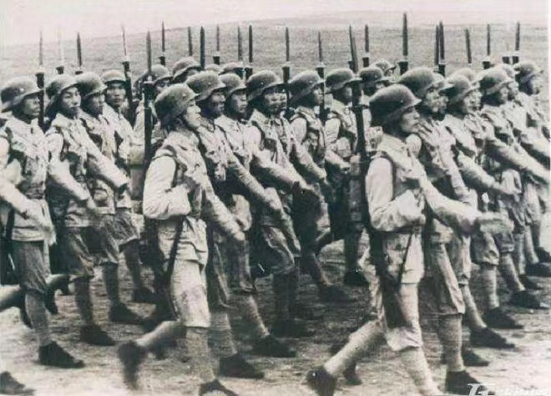 抗日期间的国民党德械师,个个英姿挺拔,你们说帅不帅[三哈][三哈][三