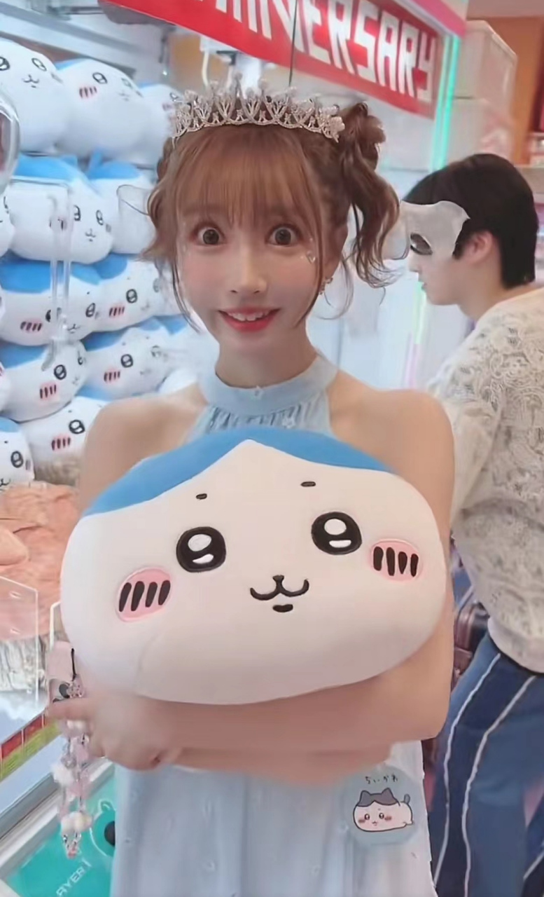 抓娃娃的女生,听说认识她的人很多!