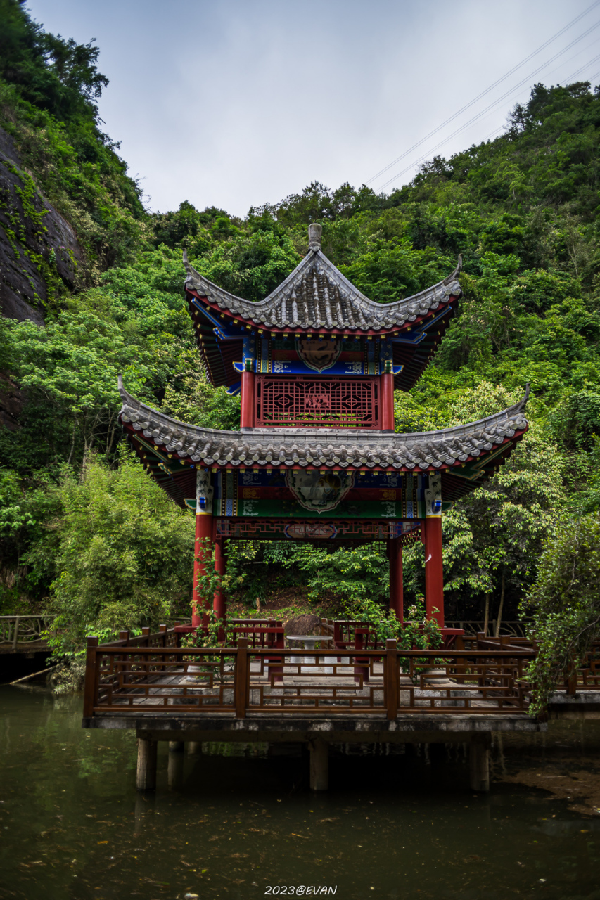 秀丽别致的小城风景,梅州大河背～ 大河背风景区位于梅州平远,以"水上