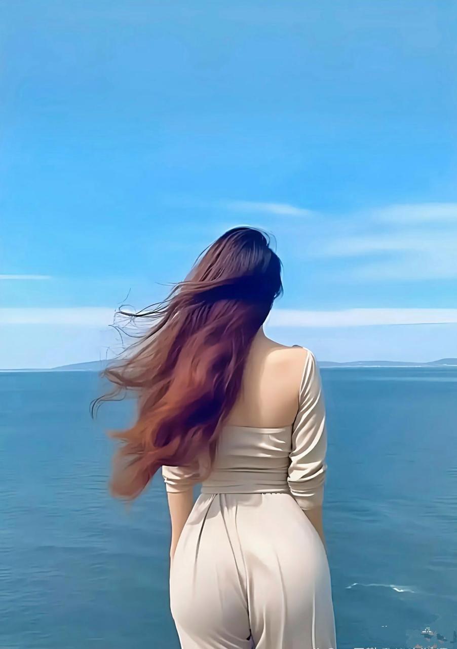 那性感妩媚的背影,你更喜欢那张?