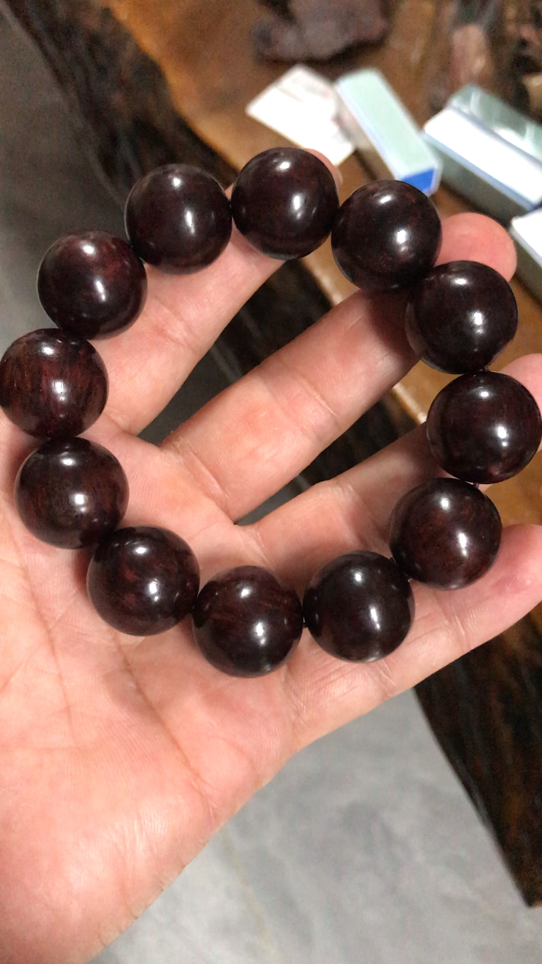 来一条海南红降花梨公2.0手串!-度小视