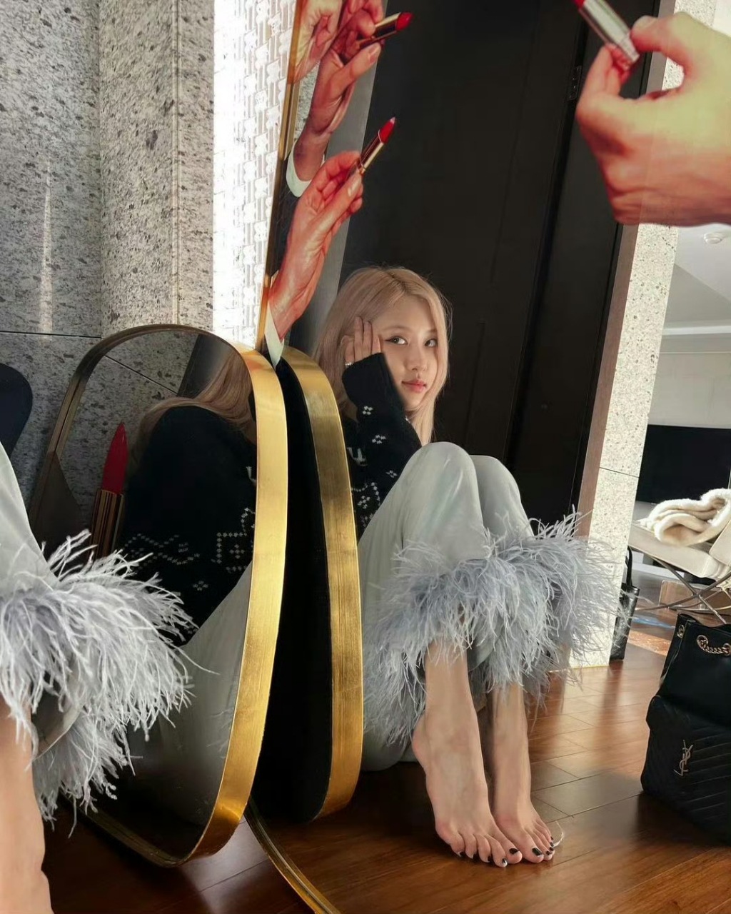 blackpink rose朴彩英  光jio丫 黑色美甲[爱你]