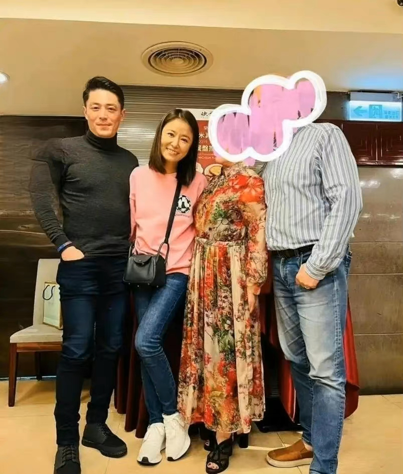 霍建华最新合照状态